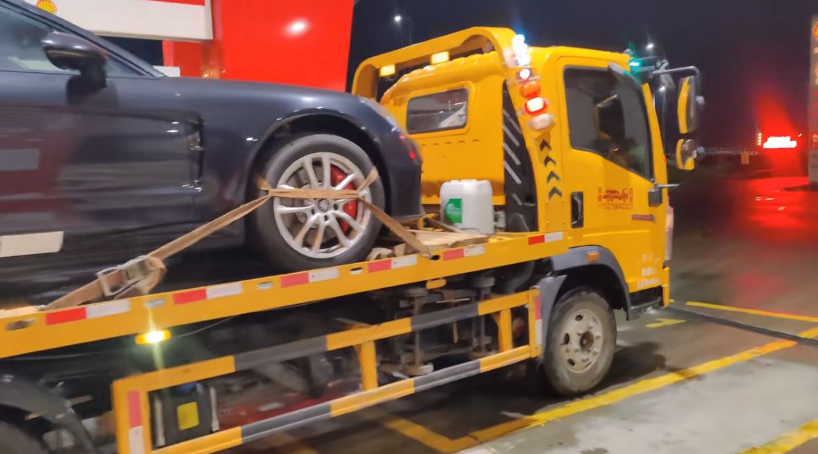 闵行行车途中遇到突发状况该如何呼叫道路救援？